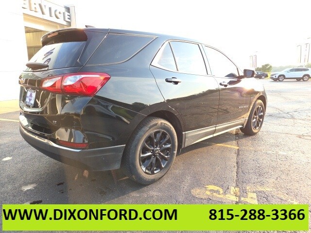 2018 Chevrolet Equinox LT photo 2