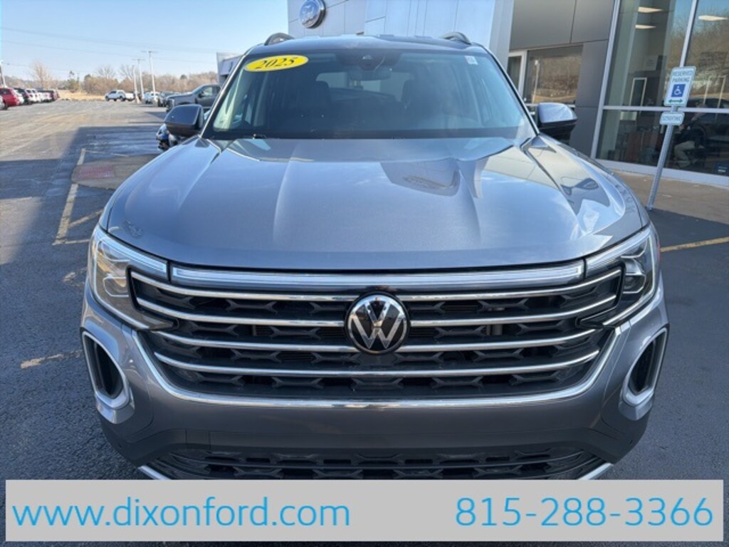 Used 2025 Volkswagen Atlas 2.0T SE w/Technology SUV
