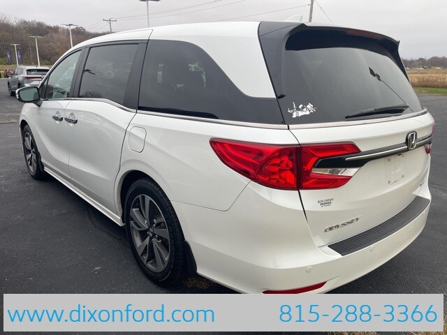 2022 Honda Odyssey Touring photo 3