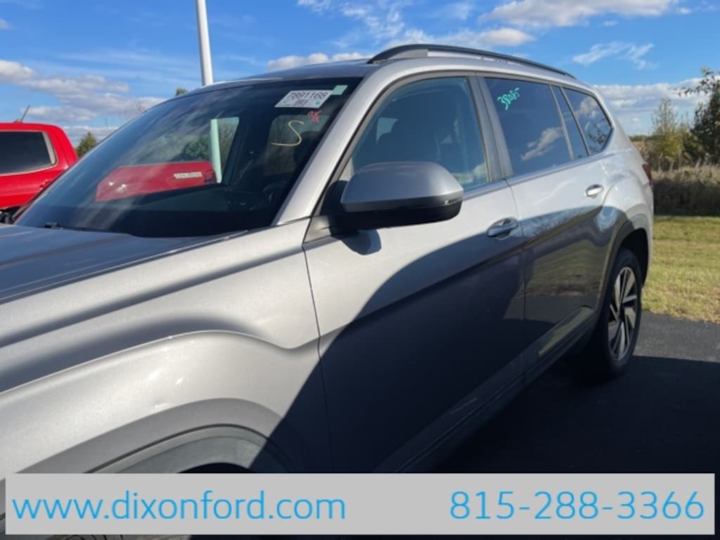 Used 2024 Volkswagen Atlas 2.0T SE w/Technology SUV