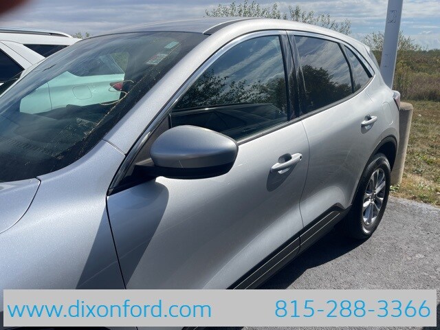2020 Ford Escape SE photo 2