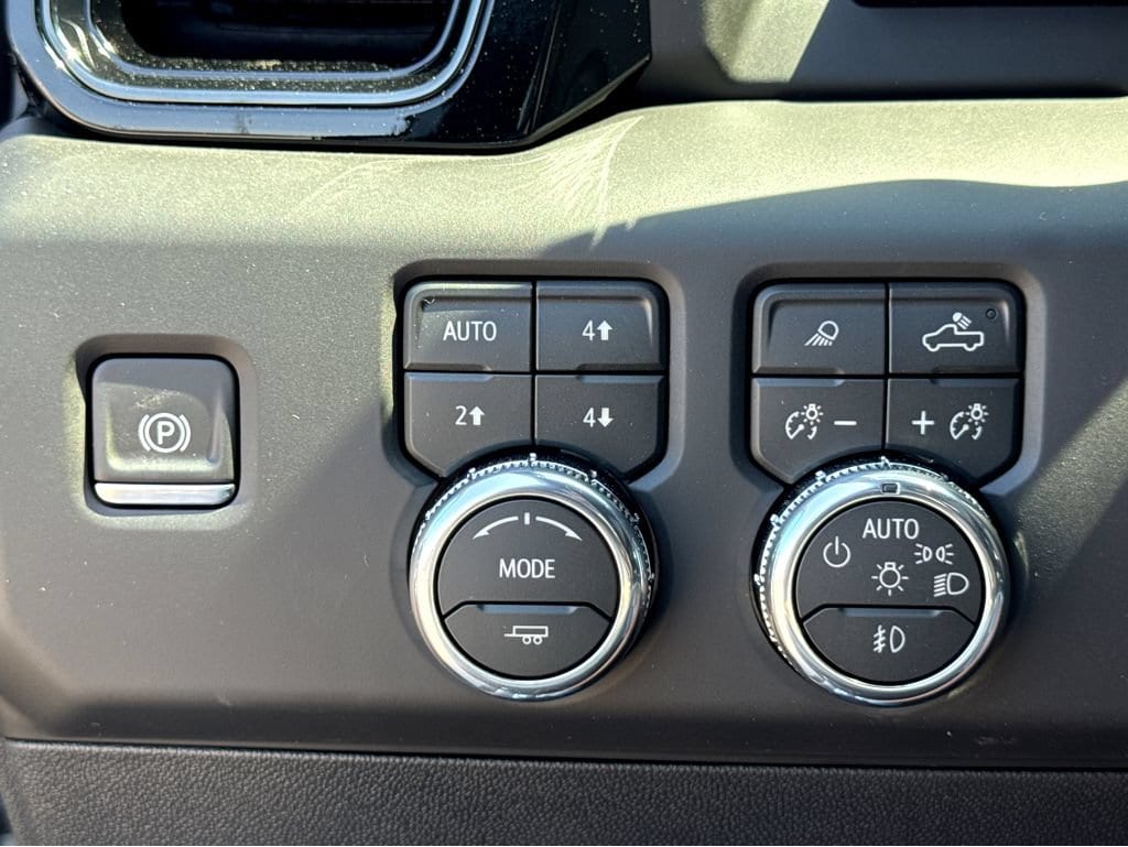 2026 GMC Sierra 1500 AT4 - Photo 10