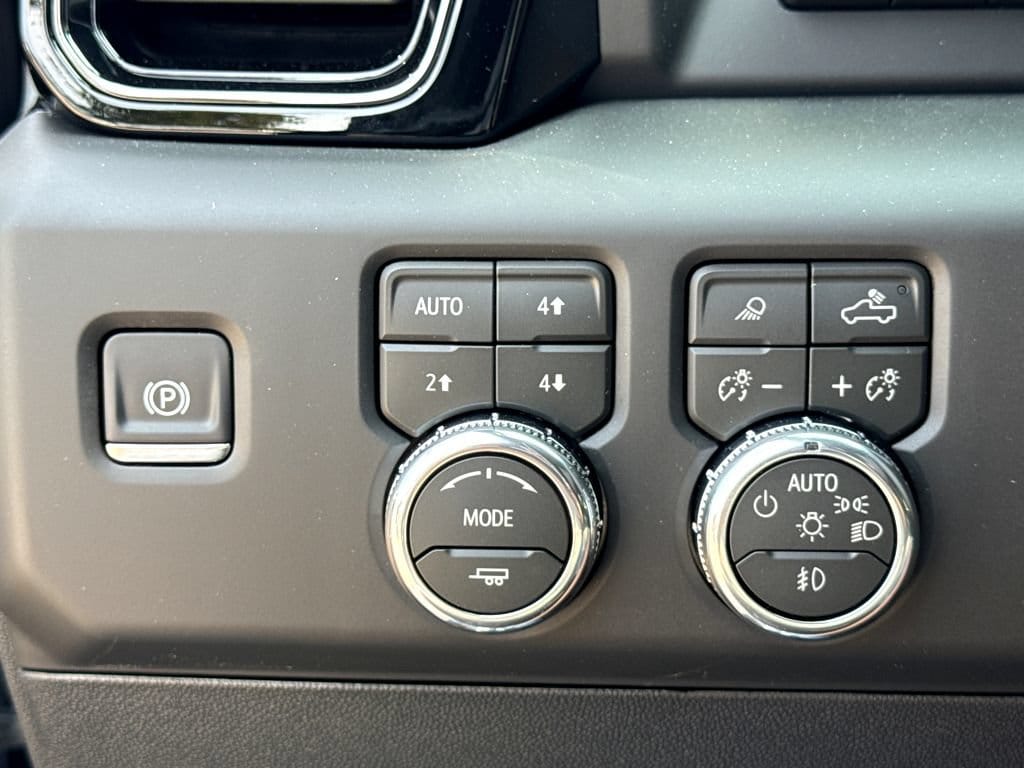 2026 GMC Sierra 2500HD AT4 - Photo 10