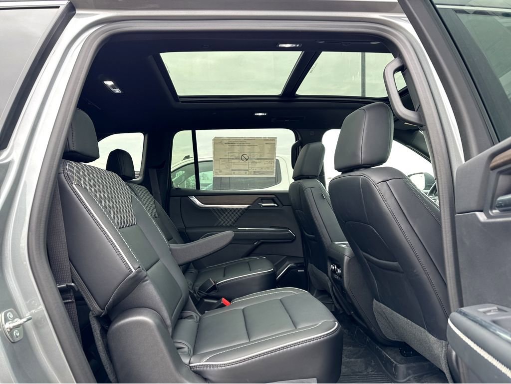 2026 GMC Acadia Denali - Photo 6