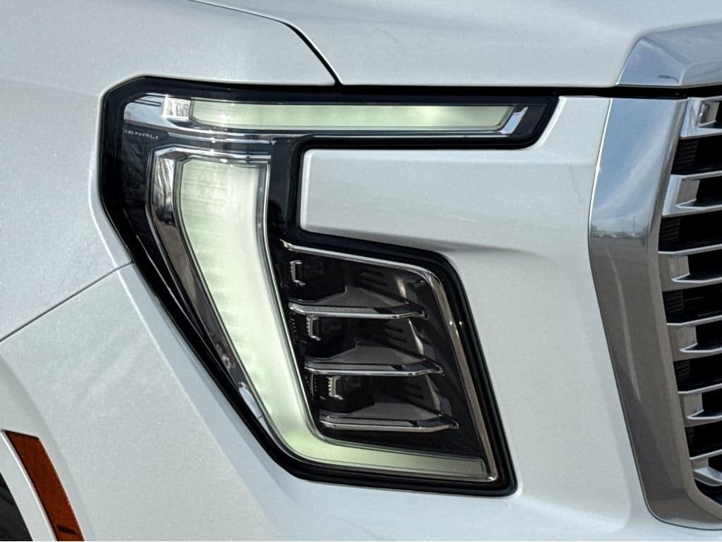 2026 GMC Yukon Denali - Photo 21