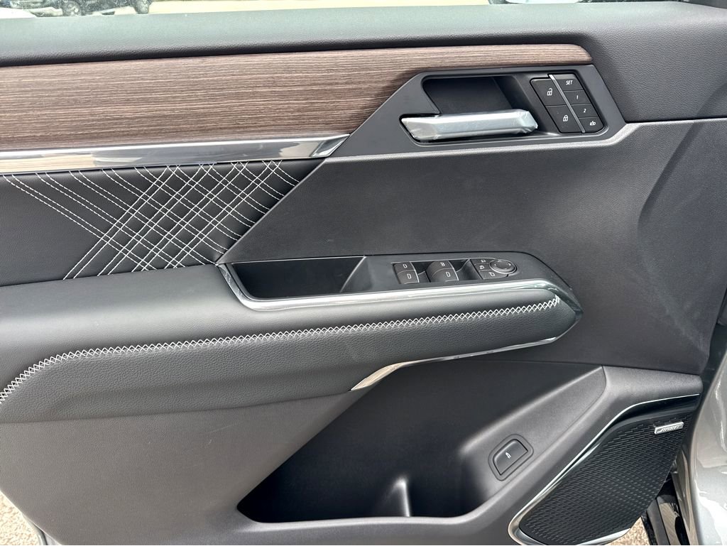 2026 GMC Acadia Denali - Photo 26