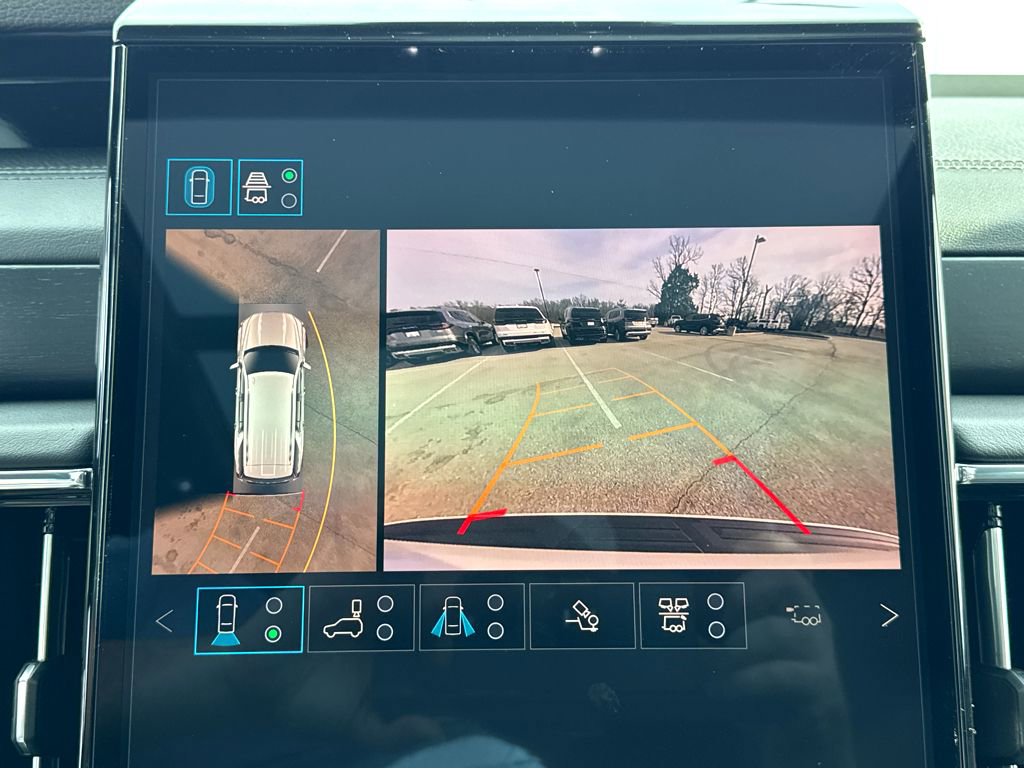 2026 GMC Yukon Denali - Photo 16