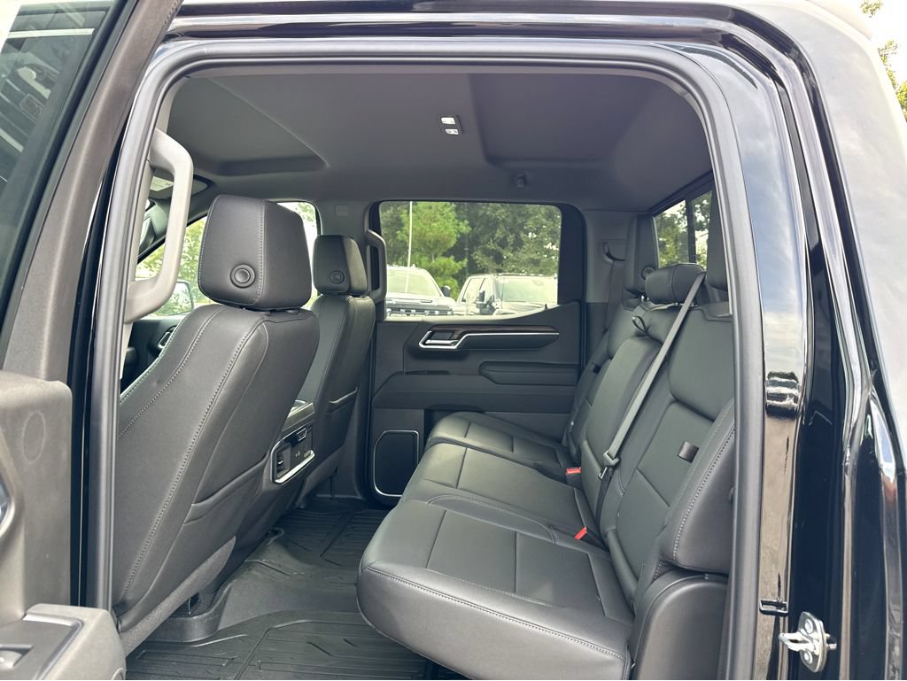 2026 GMC Sierra 1500 SLT - Photo 7