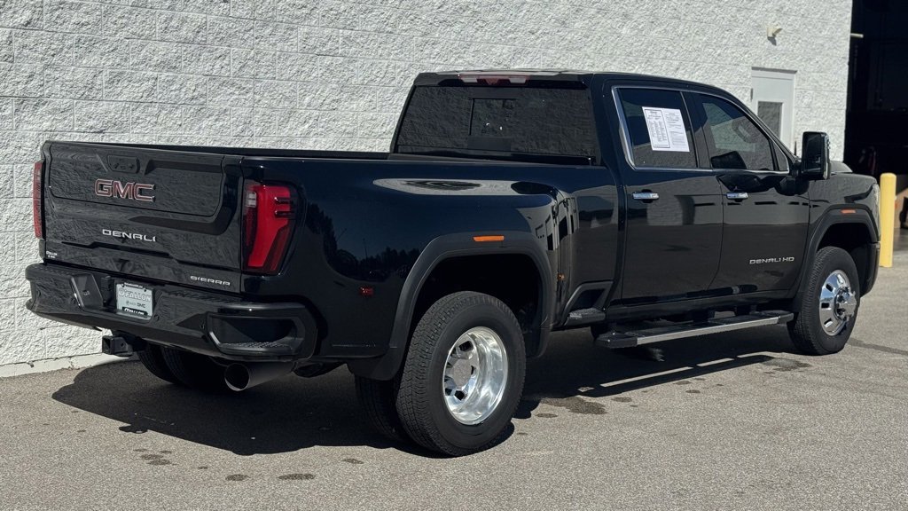 2024 Gmc Sierra 3500 HD Denali photo 3