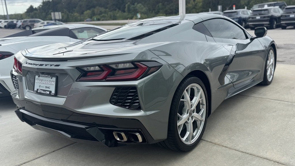 2023 Chevrolet Corvette Stingray 2LT photo 3