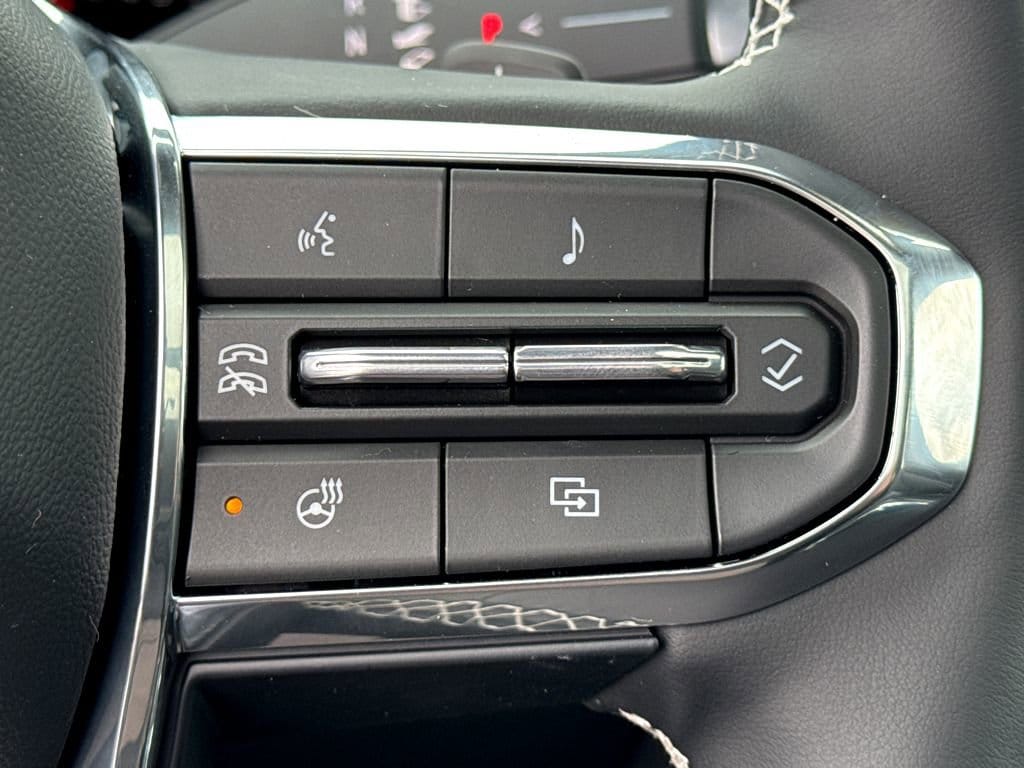 2026 GMC Acadia Denali - Photo 18