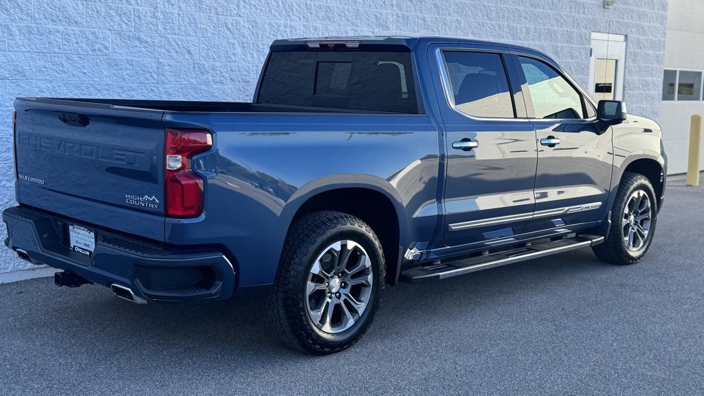 2024 Chevrolet Silverado 1500 High Country photo 2