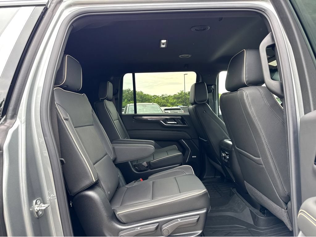 2026 GMC Yukon XL Elevation - Photo 6