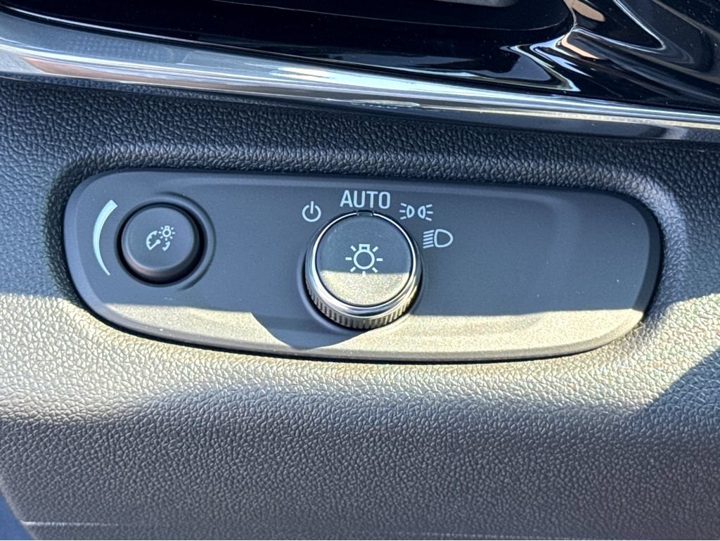 2026 Buick Envista Sport Touring - Photo 10