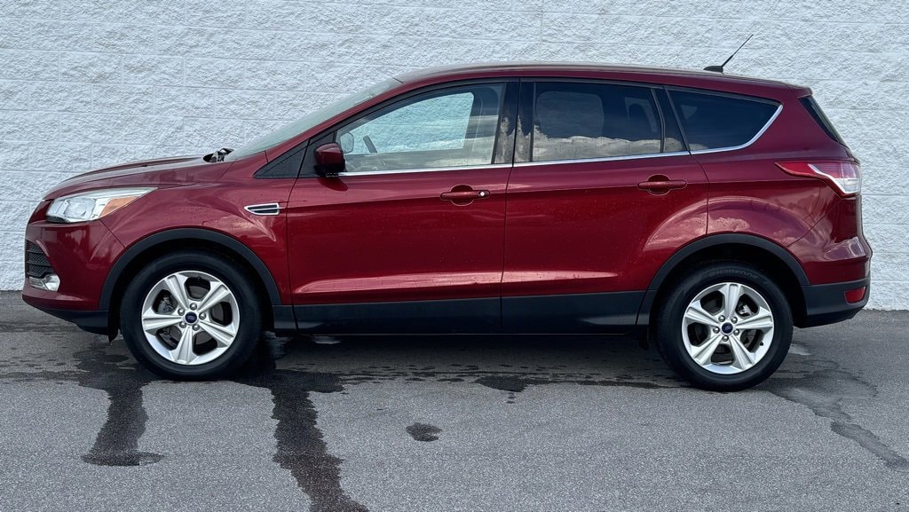 Used 2015 Ford Escape SE with VIN 1FMCU0GXXFUC42876 for sale in O'fallon, MO