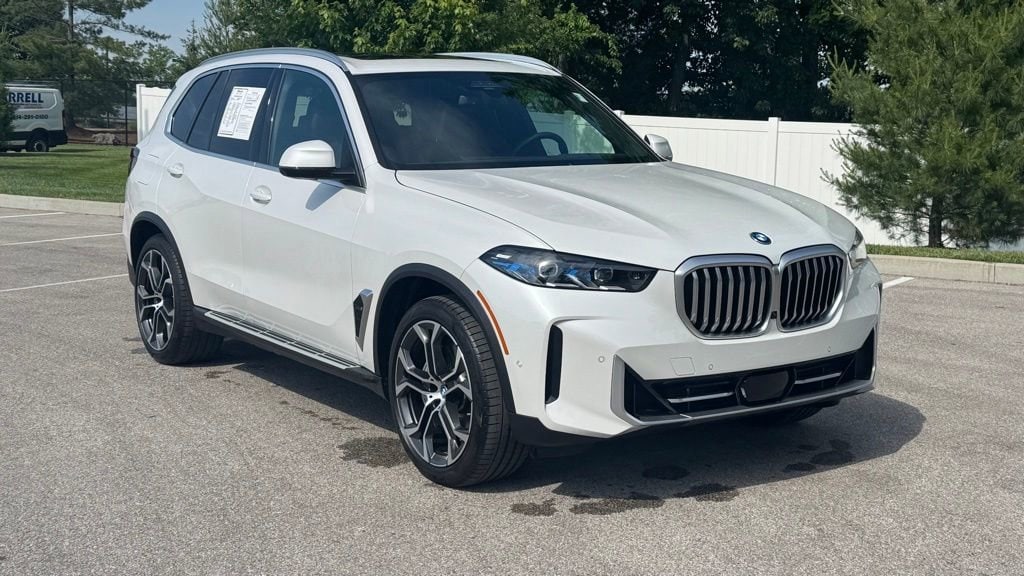 2024 BMW X5 xDrive50e's photo