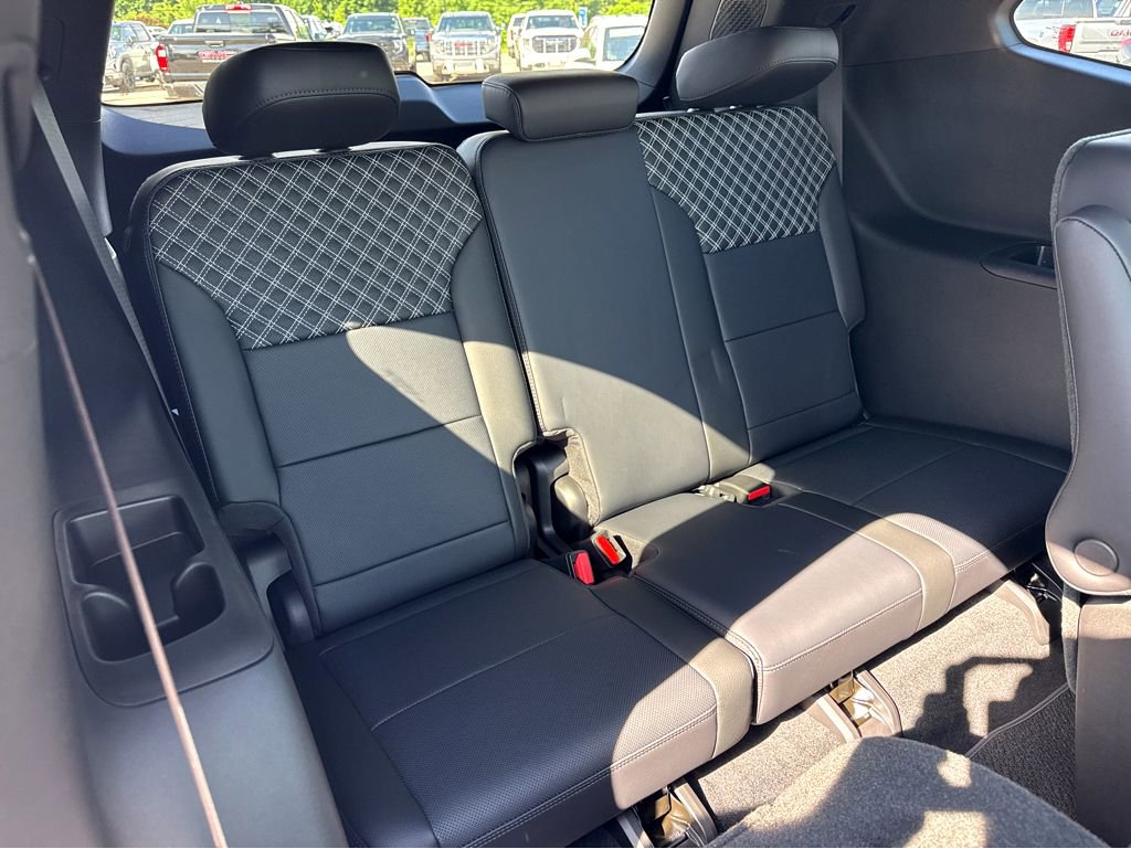 2026 GMC Acadia Denali - Photo 7