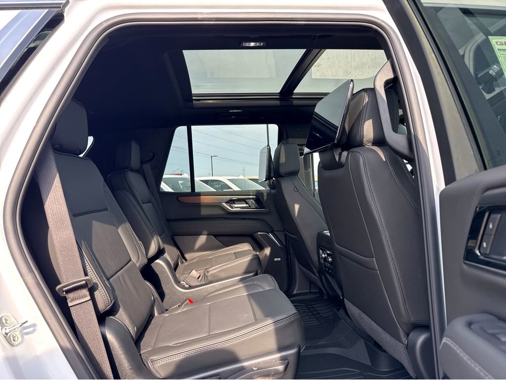 2026 GMC Yukon Denali - Photo 6