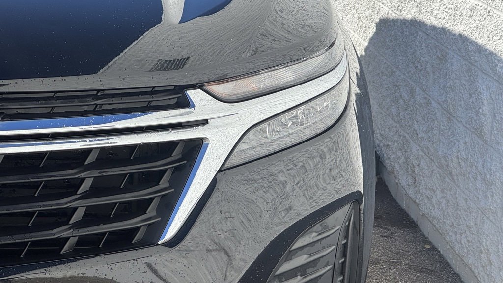 2022 Chevrolet Equinox LS photo 3