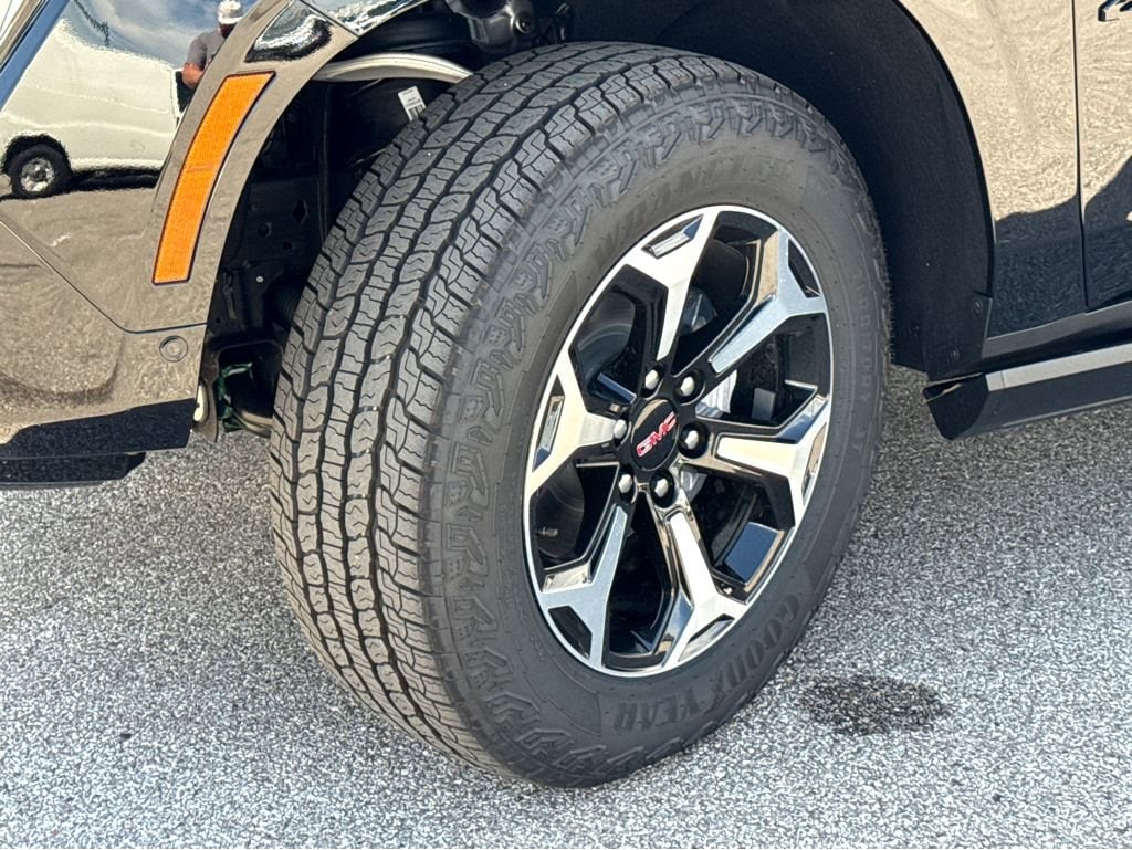 2026 GMC Yukon AT4 - Photo 25