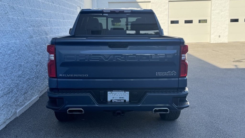 2024 Chevrolet Silverado 1500 High Country photo 3