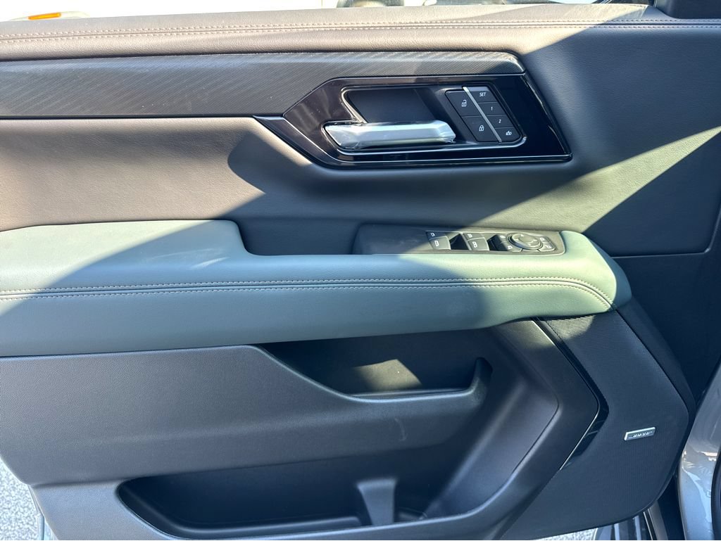 2026 GMC Yukon XL AT4 - Photo 10