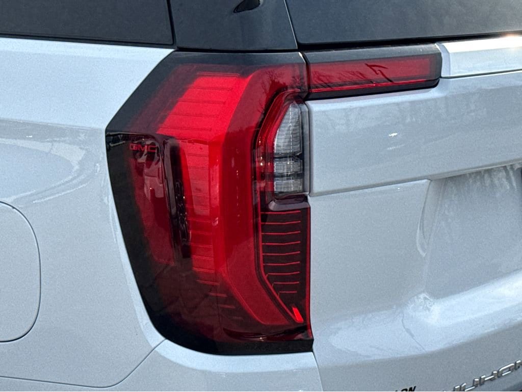 2026 GMC Yukon Denali - Photo 22
