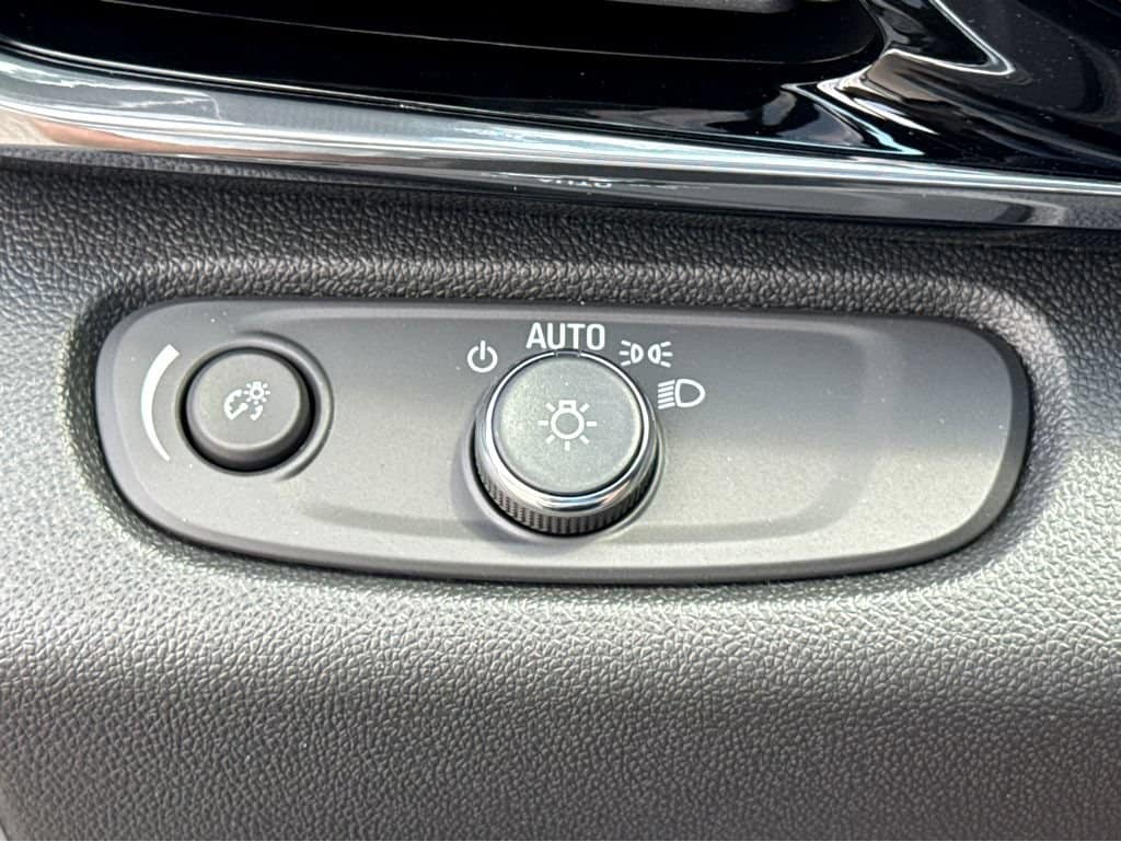 2026 Buick Envista Sport Touring - Photo 10