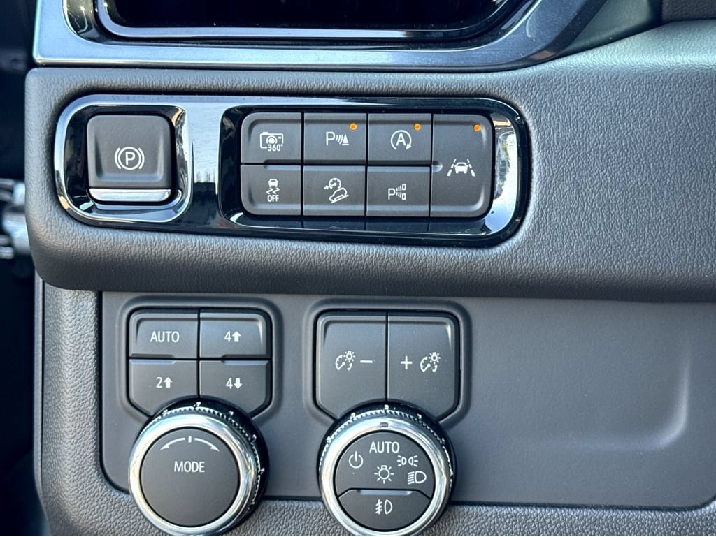 2026 GMC Yukon XL AT4 - Photo 11