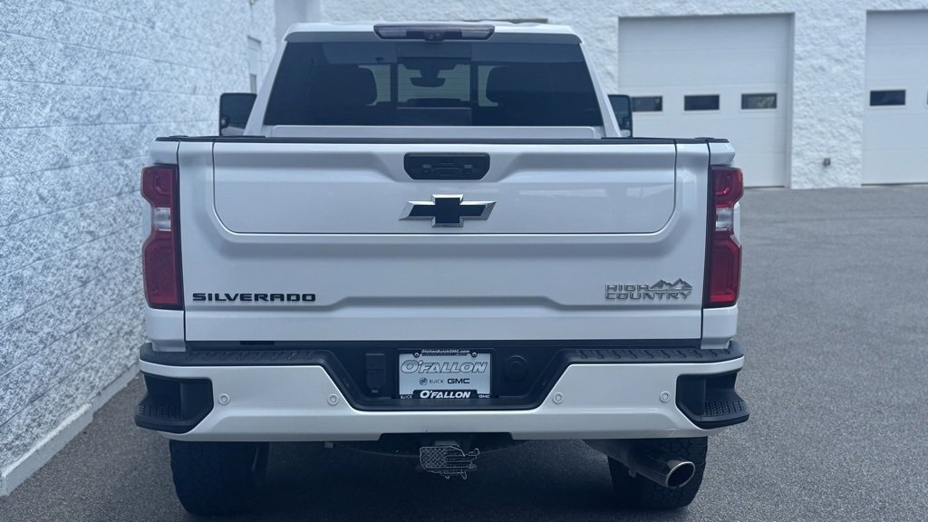 2022 Chevrolet Silverado 2500HD High Country photo 3