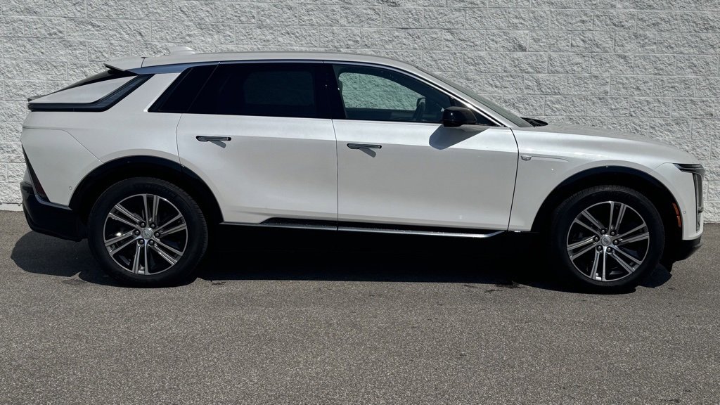 Used 2024 Cadillac LYRIQ Luxury 1 with VIN 1GYKPPRL3RZ104480 for sale in O'Fallon, MO
