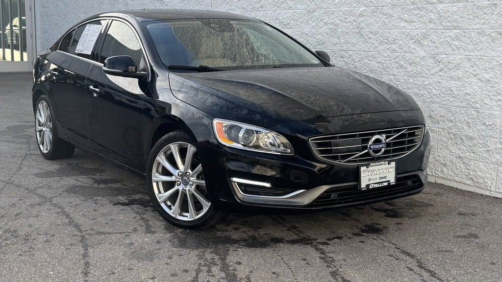 2016 Volvo S60 T5 Platinum's photo