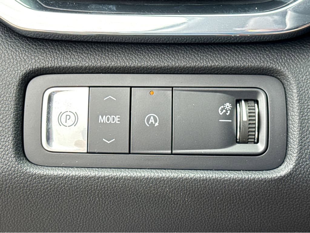 2026 GMC Acadia Elevation - Photo 11