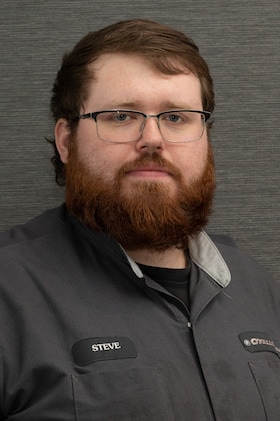 Staff member Steven from ID_eb7635cc826a