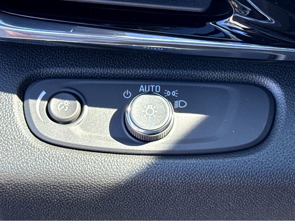 2026 Buick Envista Sport Touring - Photo 10