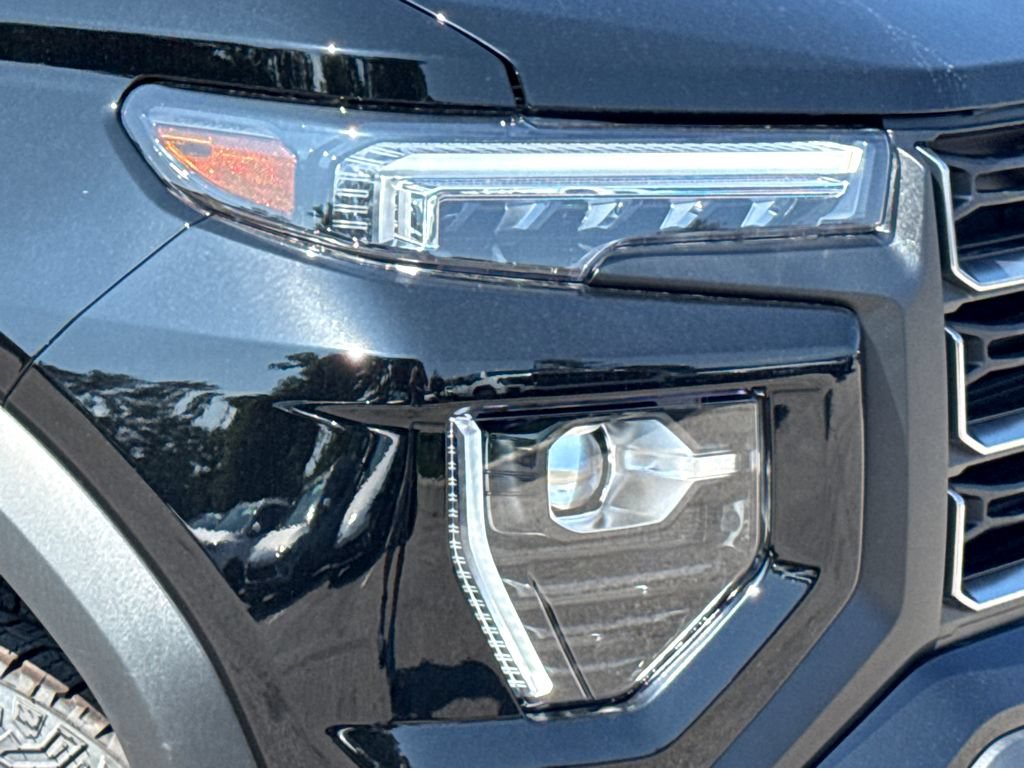2026 GMC Canyon AT4 - Photo 19