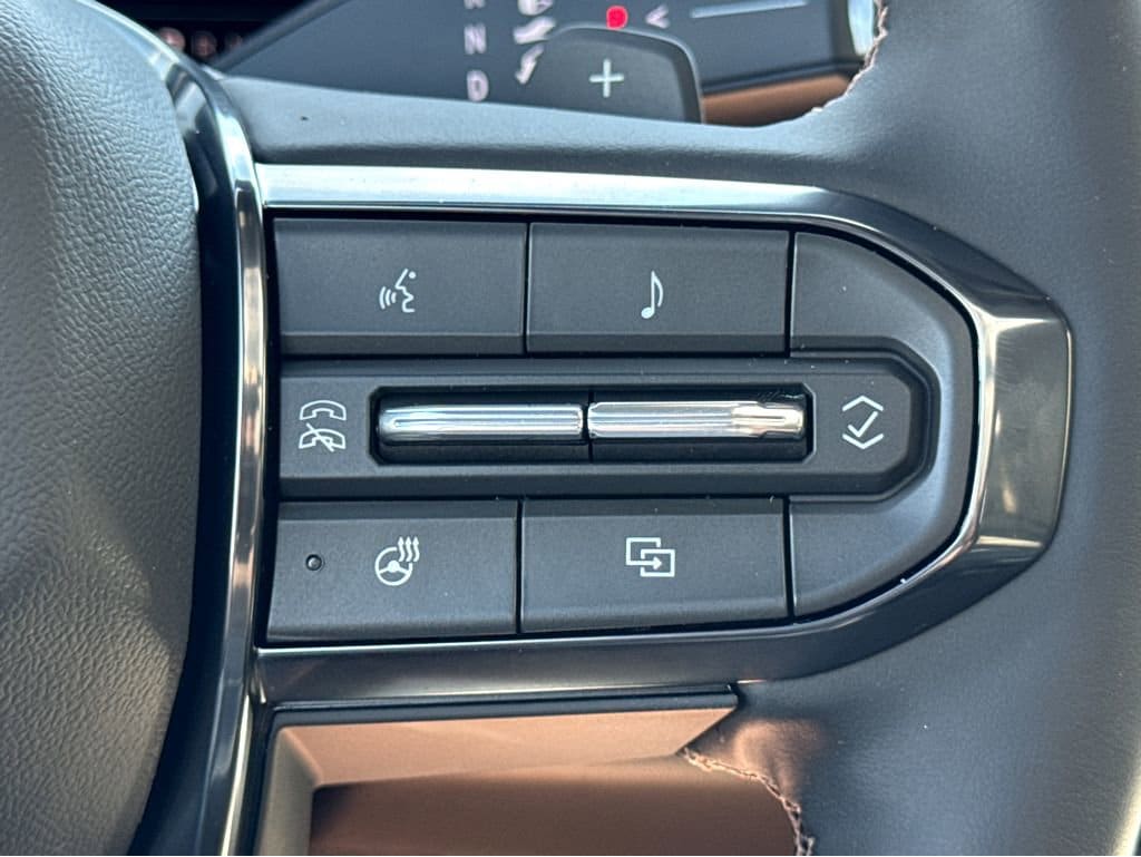 2026 GMC Yukon AT4 - Photo 18