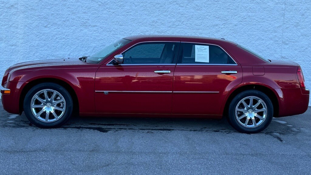 Used 2009 Chrysler 300 C with VIN 2C3KA63T89H610725 for sale in O'fallon, MO