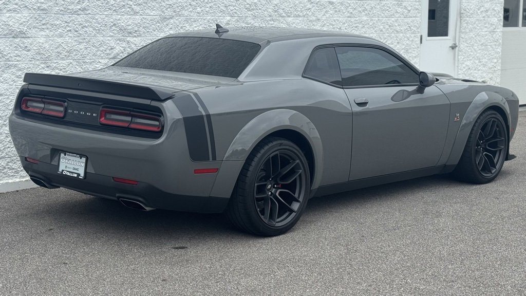 2019 Dodge Challenger R/T Scat Pack Widebody photo 3