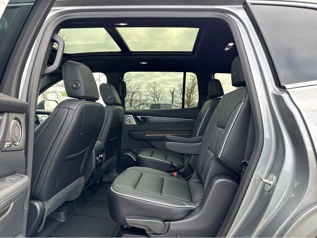 2026 Buick Enclave Avenir - Photo 8