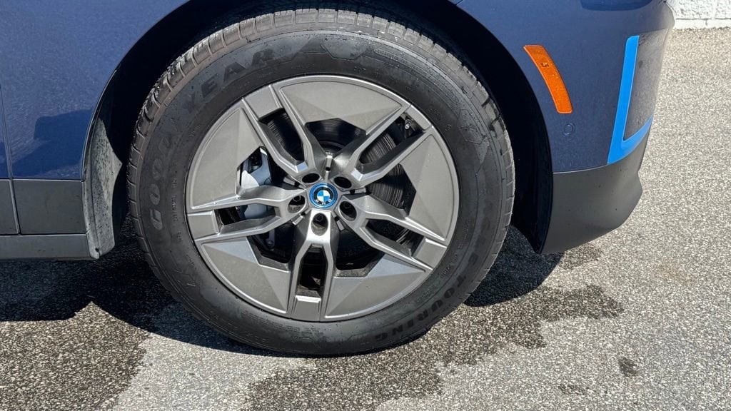 2023 BMW iX Base - Photo 9