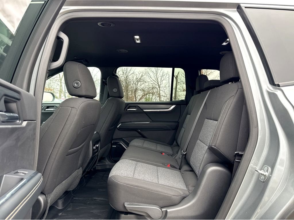 2026 GMC Acadia Elevation - Photo 8
