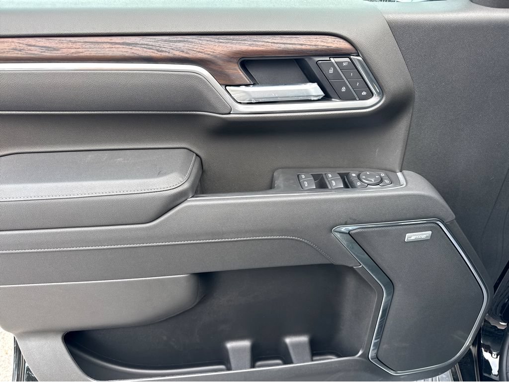 2026 GMC Sierra 1500 SLT - Photo 9