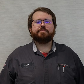 Staff member Steven from ID_eb7635cc826a