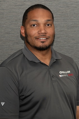 Staff member Devin from ID_eb7635cc826a