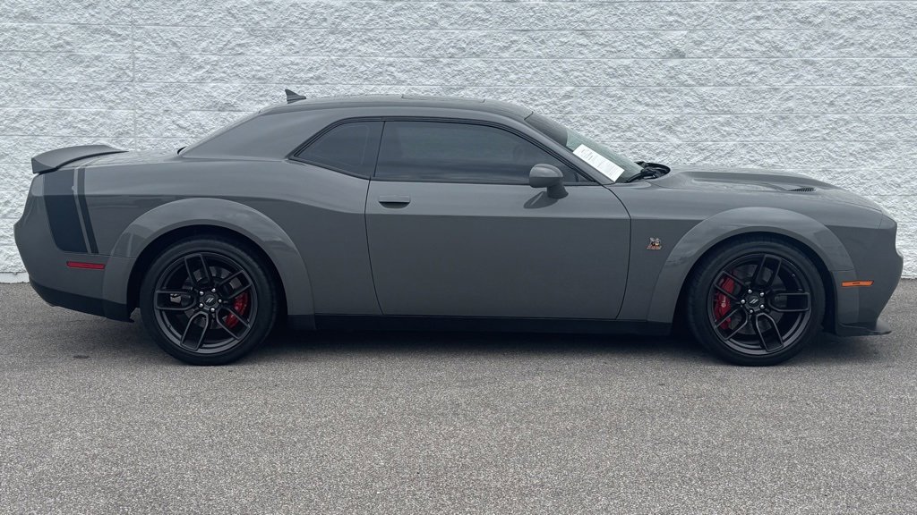 2019 Dodge Challenger R/T Scat Pack Widebody photo 2