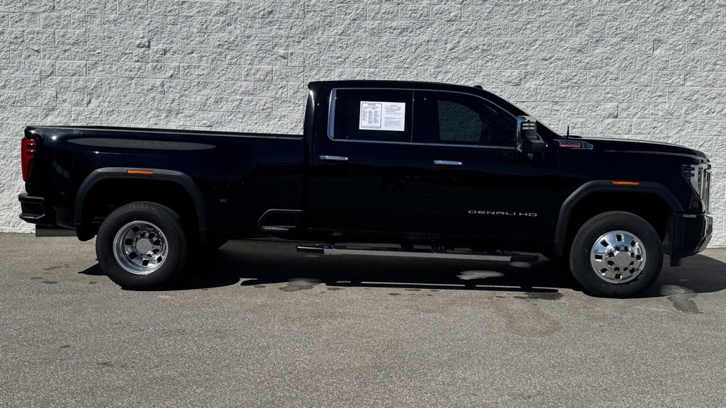 2024 Gmc Sierra 3500 HD Denali photo 2