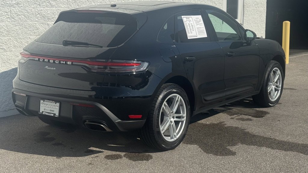 2024 Porsche Macan T photo 3