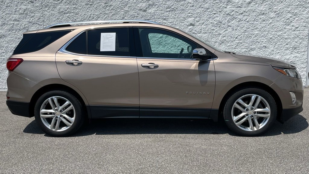 2018 Chevrolet Equinox Premier photo 2