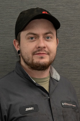 Staff member Jimmy from ID_eb7635cc826a